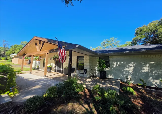 Photo 3 of Single family home for sale at 1625 Rambler Dr, Waco, TX 76710 | MLS# 21397635 | Listing updated on 2026-10-06