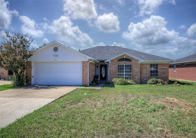 Photo 1 of Single family home for sale at 6910 Sayle St, Greenville, TX 75402 | MLS# 21403385 | Listing updated on 2026-10-06