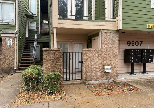 Photo 2 of Condo for sale at 9807 Walnut St #107, Dallas, TX 75243 | MLS# 21404157 | Listing updated on 2026-10-06