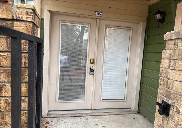 Photo 3 of Condo for sale at 9807 Walnut St #107, Dallas, TX 75243 | MLS# 21404157 | Listing updated on 2026-10-06