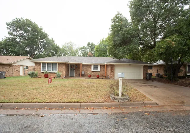 Single family home for sale at 108 Chaparral Dr, Graham, TX 76450 | MLS# 21404352