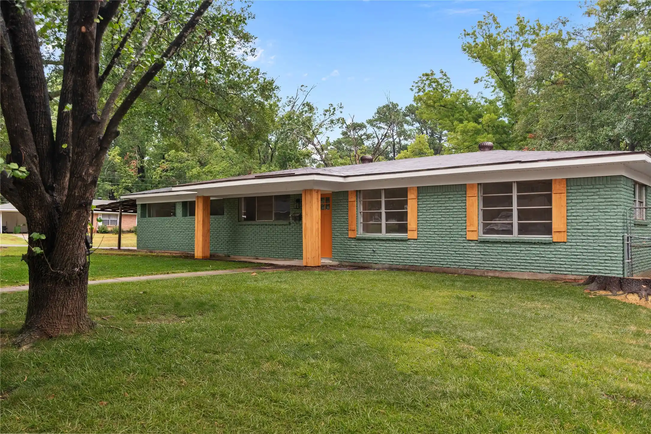Single family home for sale at 9339 Poppy Cir, Shreveport, LA 71118 | MLS# 21404351