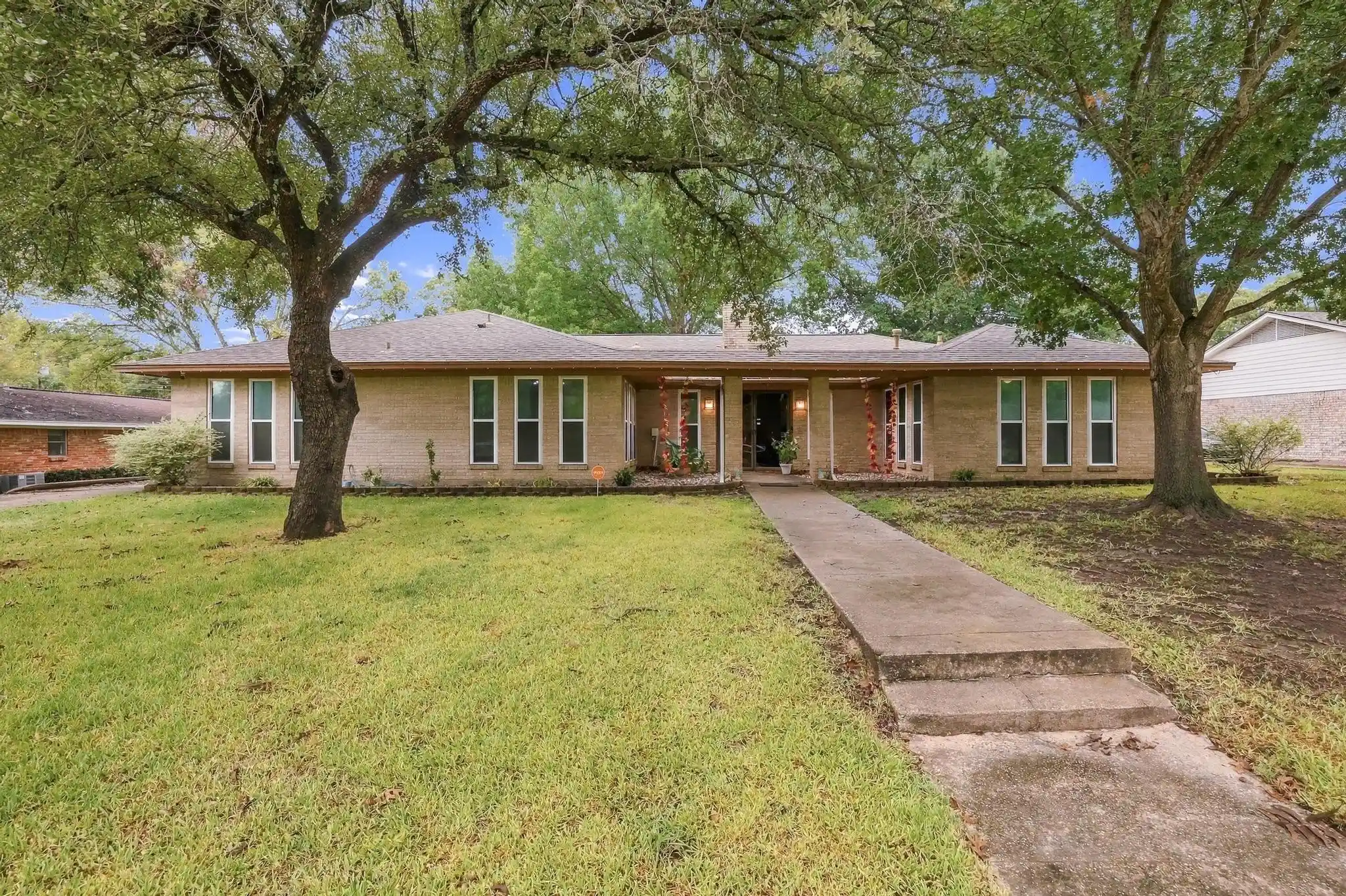 Photo 1 of Single family home for sale at 1908 Nancy Lea Dr, Bonham, TX 75418 | MLS# 21404380 | Listing updated on 2026-10-25