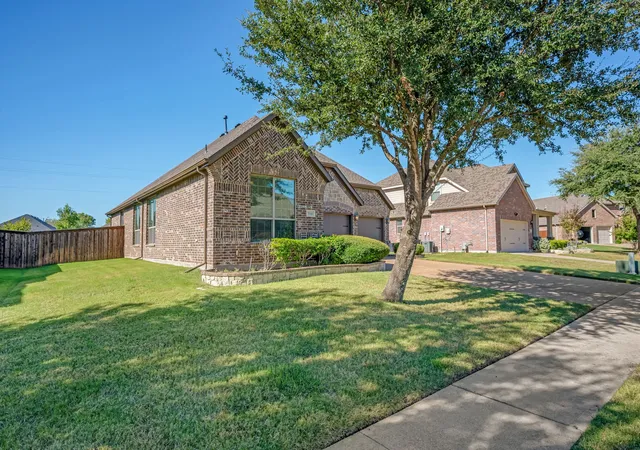 Photo 2 of Single family home for sale at 514 Madrone Trl, Forney, TX 75126 | MLS# 21404354 | Listing updated on 2026-10-08