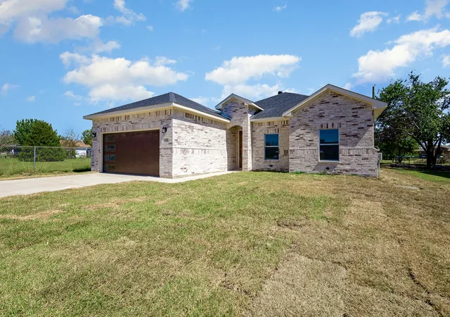Photo 1 of Single family home for sale at 230 Flying Brg Dr, Gun Barrel City, TX 75156 | MLS# 21403619 | Listing updated on 2026-10-07