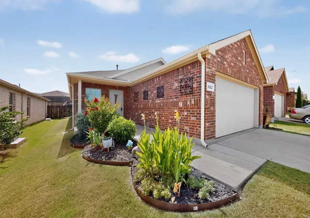 Photo 2 of Single family home for sale at 2022 Puma St, Crandall, TX 75114 | MLS# 21404448 | Listing updated on 2026-10-06