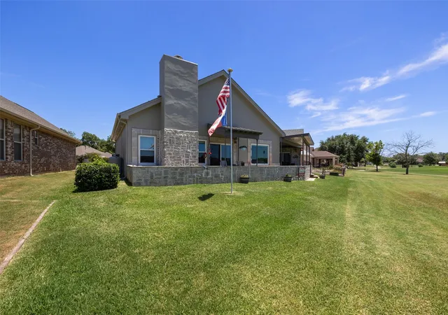 Photo 3 of Single family home for sale at 9508 Nutcracker Ct, Granbury, TX 76049 | MLS# 21403928 | Listing updated on 2026-10-06