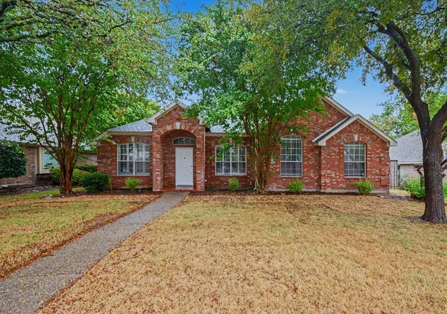 Photo 3 of Single family home for sale at 8412 Indianola Dr, Frisco, TX 75033 | MLS# 21404451 | Listing updated on 2026-10-09