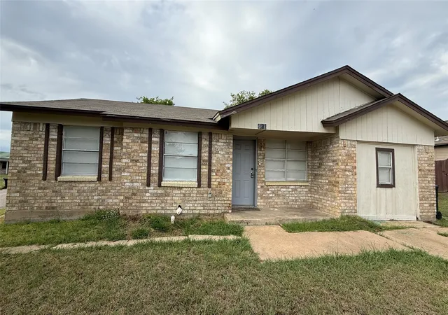 Photo 1 of Single family home for sale at 4916 Mcdougal St, Greenville, TX 75401 | MLS# 21403590 | Listing updated on 2026-10-06