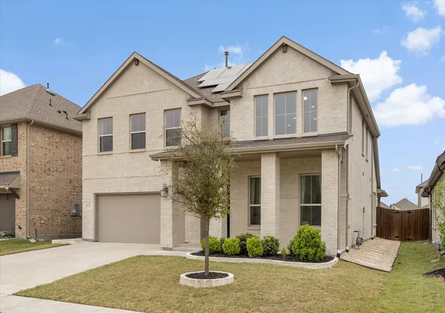 Photo 2 of Single family home for sale at 571 Bradley Dr, Rockwall, TX 75087 | MLS# 21404591 | Listing updated on 2026-10-06
