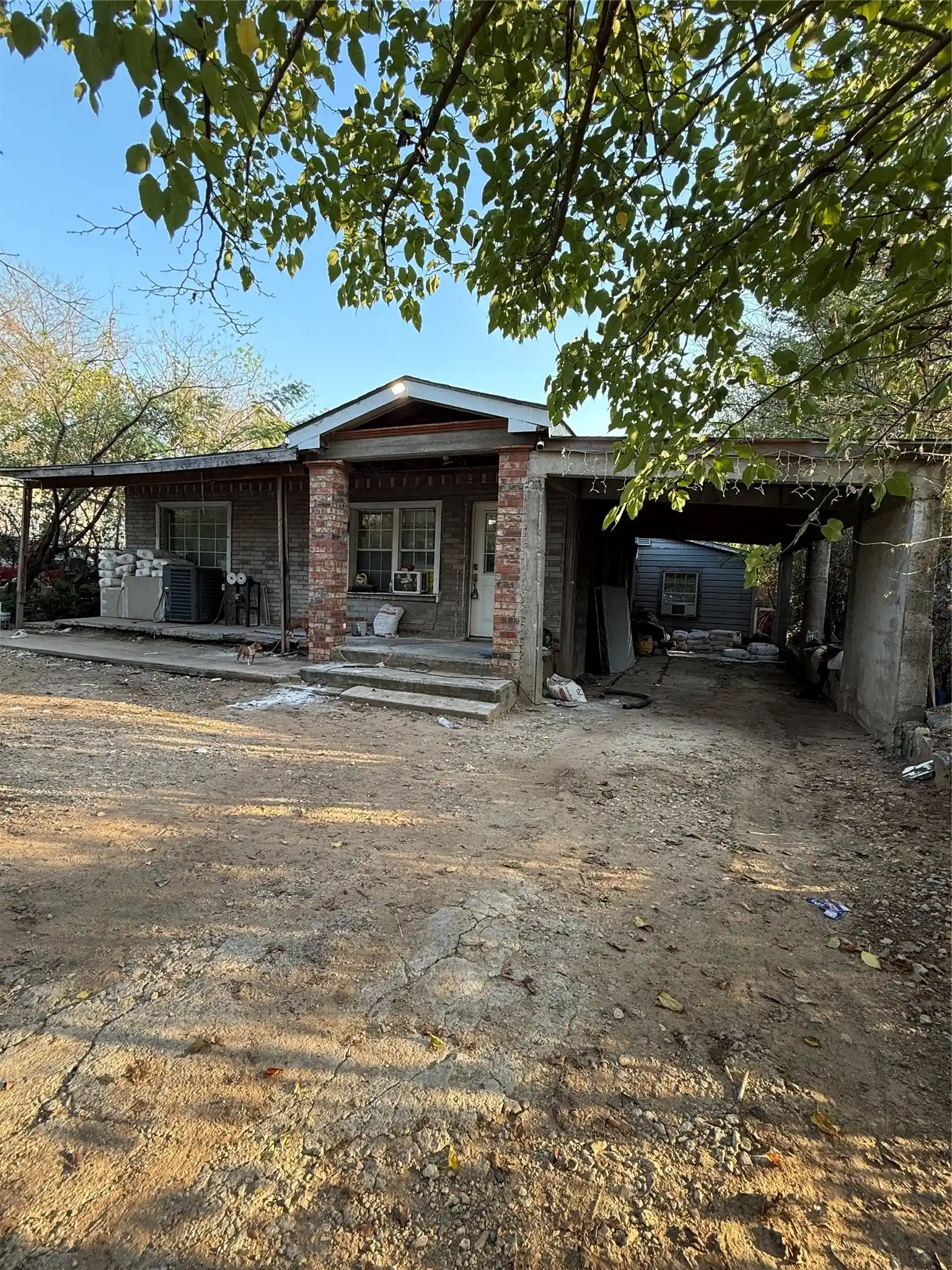 Photo 1 of Single family home for sale at 4100 Chickasaw Ave, Fort Worth, TX 76119 | MLS# 21404680 | Listing updated on 2026-10-09