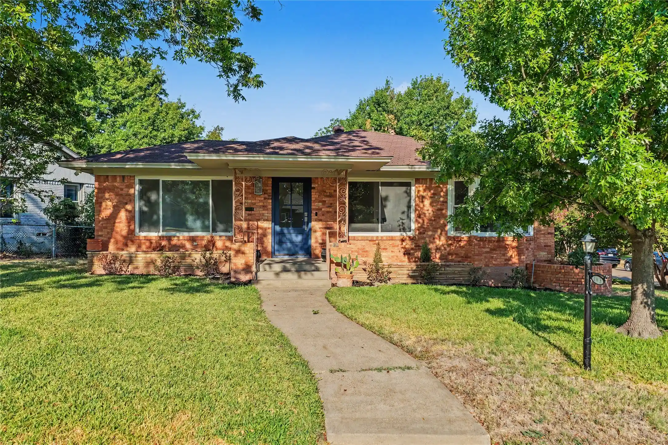 Photo 1 of Single family home for sale at 103 S Plymouth Rd, Dallas, TX 75211 | MLS# 21404438 | Listing updated on 2026-10-18