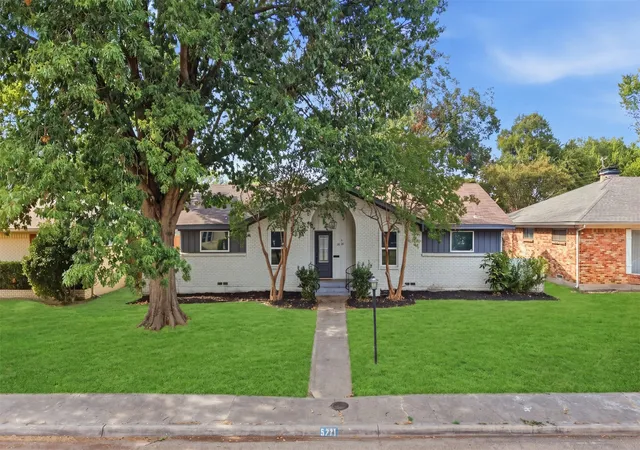 Photo 1 of Single family home for sale at 5221 Elkridge Dr, Dallas, TX 75227 | MLS# 21400437 | Listing updated on 2026-10-07