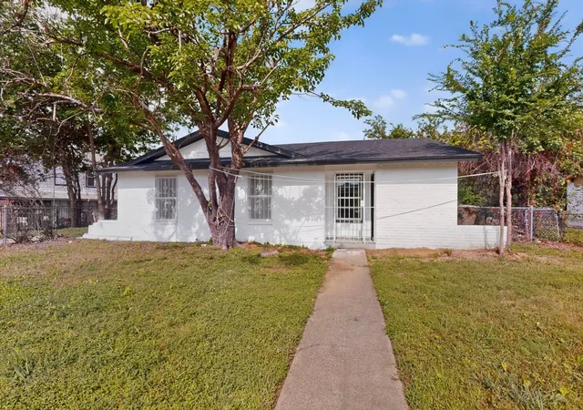 Photo 1 of Single family home for sale at 301 Stoneport Dr, Dallas, TX 75217 | MLS# 21404360 | Listing updated on 2026-10-06