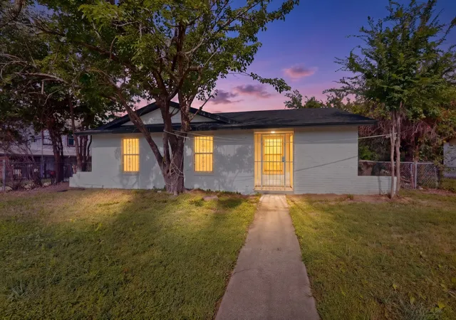 Photo 3 of Single family home for sale at 301 Stoneport Dr, Dallas, TX 75217 | MLS# 21404360 | Listing updated on 2026-10-06