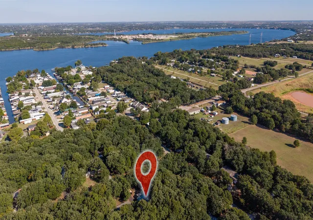 Manufactured home for sale at 4647 Lyndi Ln, Granbury, TX 76049 | MLS# 21404665