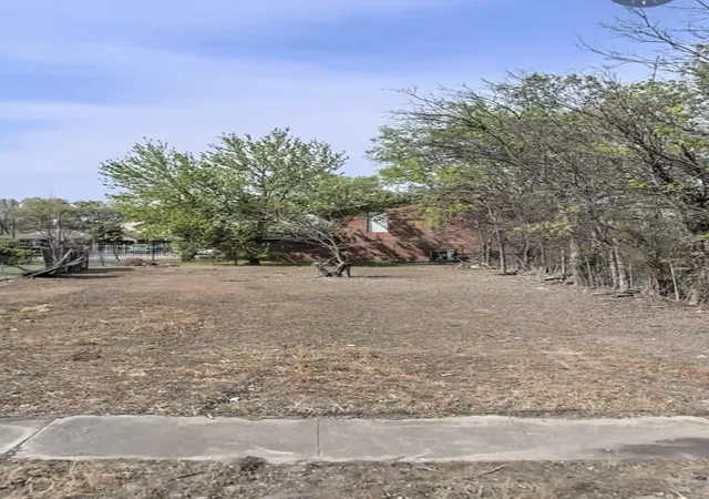 Photo 1 of Land for sale at 2007 Nomas St, Dallas, TX 75212 | MLS# 21404755 | Listing updated on 2026-10-06