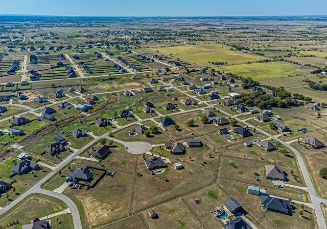 Photo 3 of Single family home for sale at 7812 Grain Ct, Godley, TX 76044 | MLS# 21404353 | Listing updated on 2026-10-10
