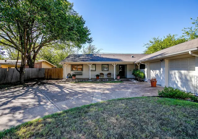 Photo 3 of Single family home for sale at 4621 Fawn Dr, Fort Worth, TX 76132 | MLS# 21404679 | Listing updated on 2026-10-06
