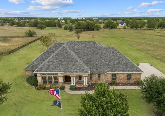 Single family home for sale at 1066 Cyn Lake Rd, Wills Point, TX 75169 | MLS# 21402680