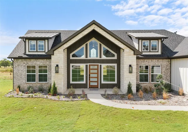 Photo 2 of Single family home for sale at 1008 Dixie Ests Way, Whitesboro, TX 76273 | MLS# 21403323 | Listing updated on 2026-10-06