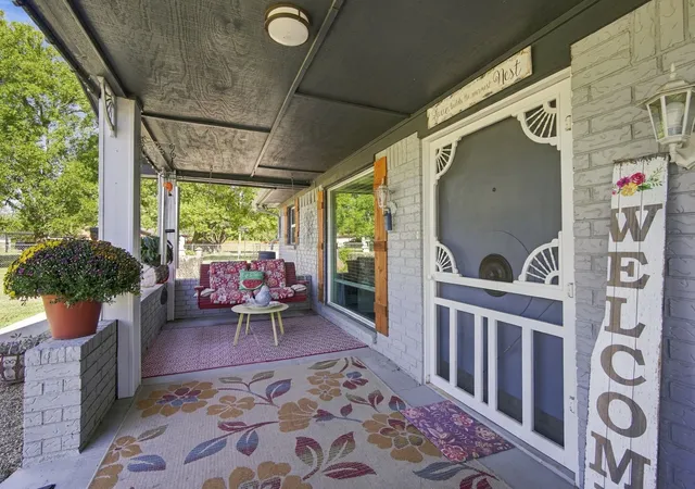 Photo 2 of Single family home for sale at 1309 W Madison St, Ennis, TX 75119 | MLS# 21404852 | Listing updated on 2026-10-07