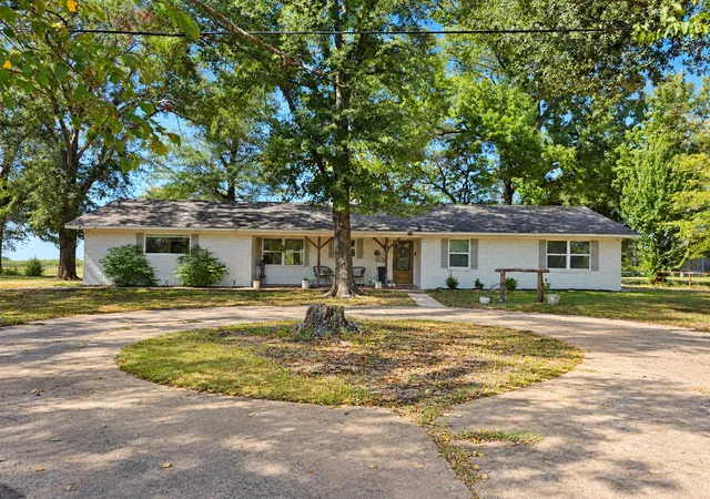 Photo 1 of Single family home for sale at 1426 Farm Rd 2560, Sulphur Springs, TX 75482 | MLS# 21404289 | Listing updated on 2026-10-07