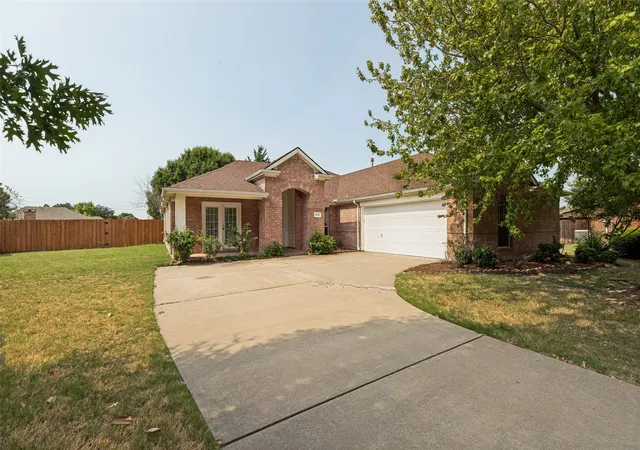 Photo 2 of Single family home for sale at 1412 Sleepy Holw Dr, Allen, TX 75002 | MLS# 21404921 | Listing updated on 2026-10-07