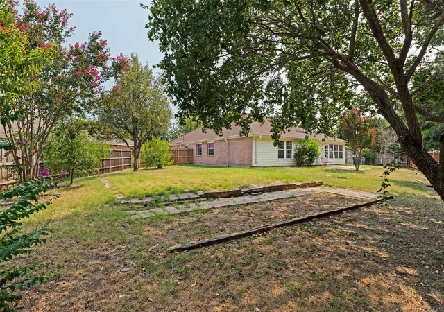 Photo 3 of Single family home for sale at 1412 Sleepy Holw Dr, Allen, TX 75002 | MLS# 21404921 | Listing updated on 2026-10-07