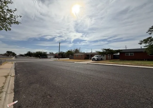 Photo 4 of Single family home for sale at 615 E 55th Street, Odessa, TX 79762 | MLS# 21404908 | Listing updated on 2026-10-06