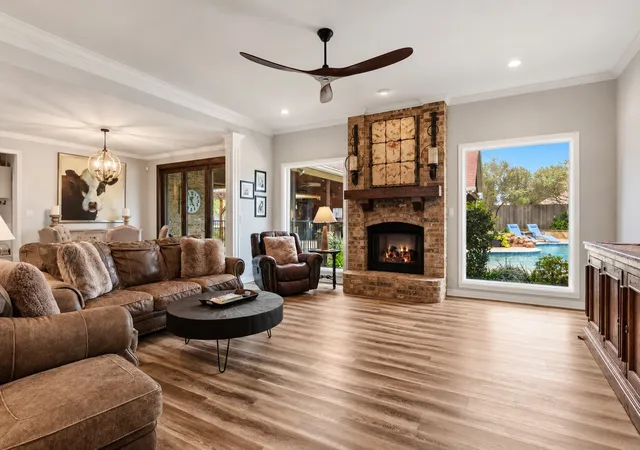 Photo 3 of Single family home for sale at 213 Devonshire, Mount Pleasant, TX 75455 | MLS# 21395591 | Listing updated on 2026-10-06