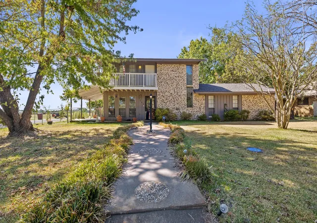 Photo 1 of Single family home for sale at 600 W 12th Street, Clarksville, TX 75426 | MLS# 21404861 | Listing updated on 2026-10-06