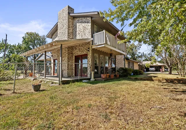 Photo 3 of Single family home for sale at 600 W 12th Street, Clarksville, TX 75426 | MLS# 21404861 | Listing updated on 2026-10-06
