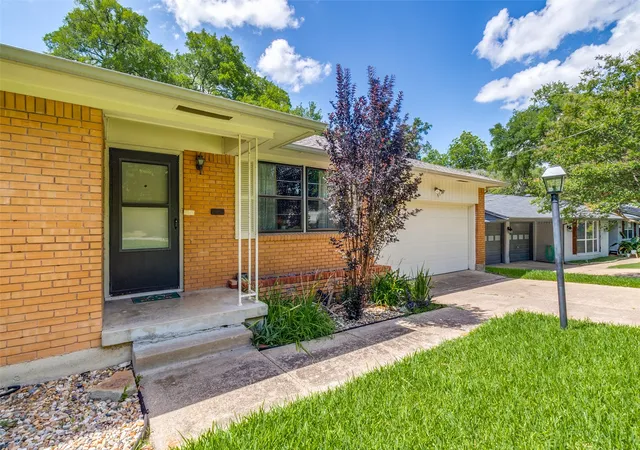 Photo 2 of Single family home for sale at 8125 Hunnicut Rd, Dallas, TX 75228 | MLS# 21404941 | Listing updated on 2026-10-07