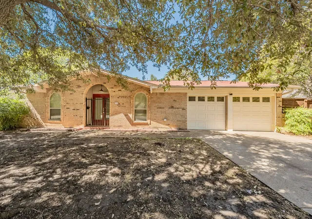 Photo 1 of Single family home for sale at 5216 Wentworth St, Fort Worth, TX 76132 | MLS# 21404920 | Listing updated on 2026-10-10