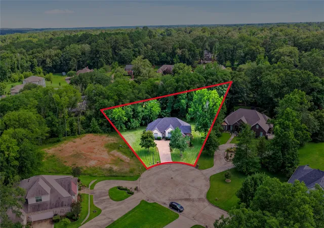 Photo 32 of Single family home for sale at 910 Holly Hl, Mount Pleasant, TX 75455 | MLS# 21402372 | Listing updated on 2026-10-07