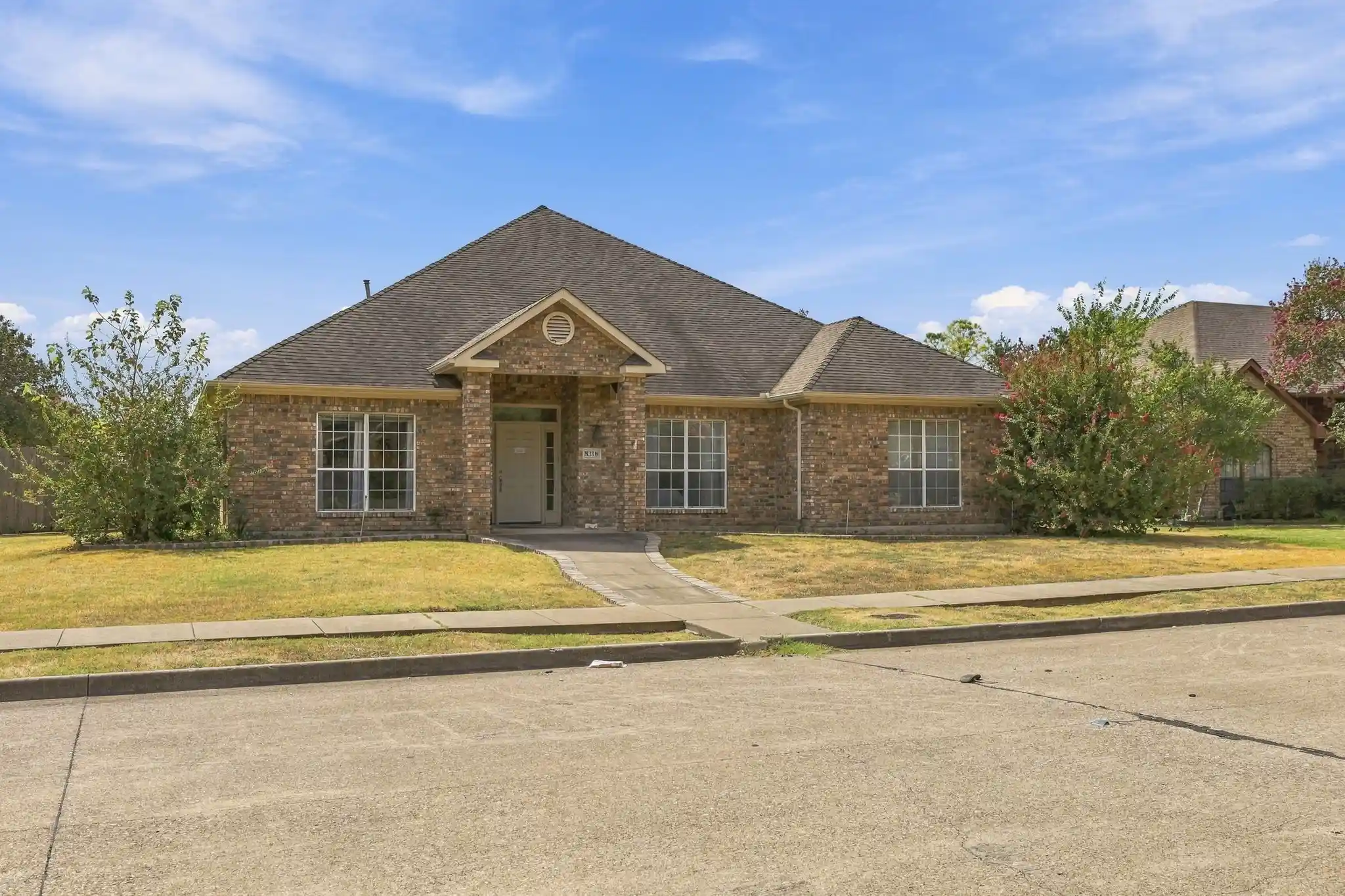 Photo 1 of Single family home for sale at 8318 Portsmouth Dr, Rowlett, TX 75088 | MLS# 21404880 | Listing updated on 2026-10-30