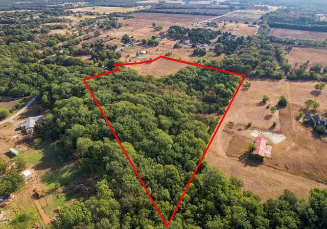 Land for sale at 435 County Rd 4446, Whitewright, TX 75491 | MLS# 21404335