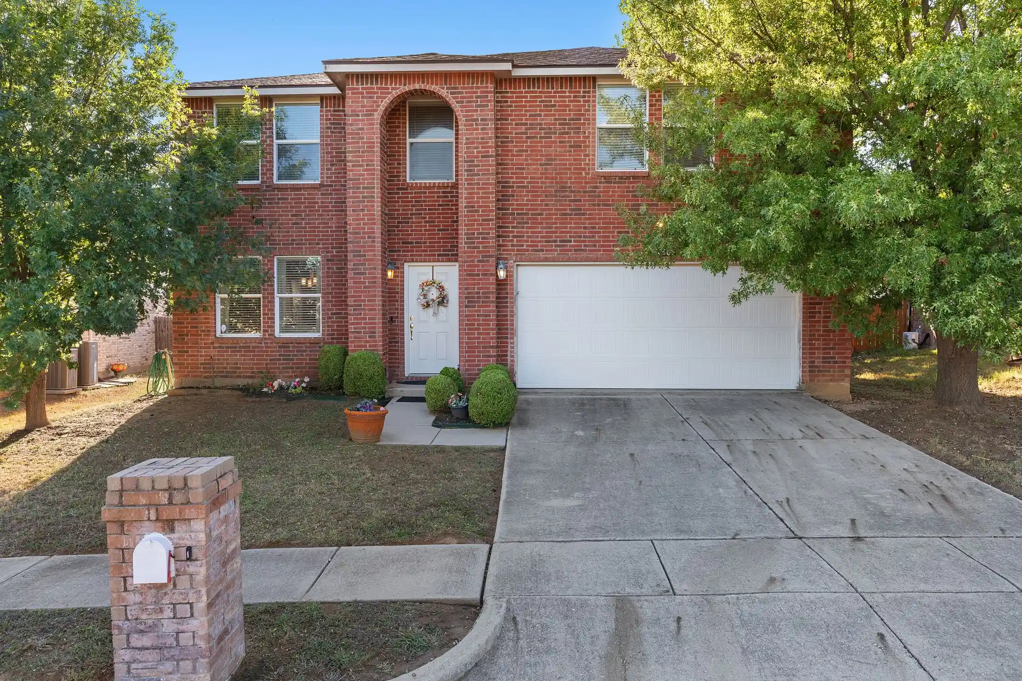 Photo 1 of Single family home for sale at 6308 St James Pl, Denton, TX 76210 | MLS# 21400985 | Listing updated on 2026-10-12