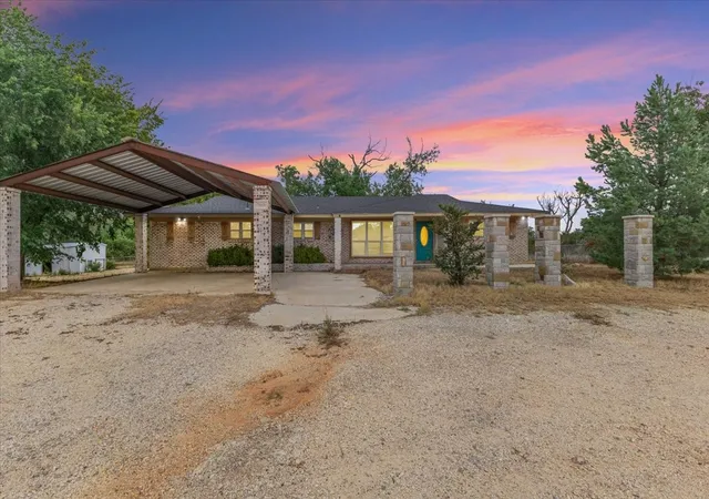 Photo 1 of Single family home for sale at 760 College Farm, Stephenville, TX 76401 | MLS# 21405108 | Listing updated on 2026-10-07