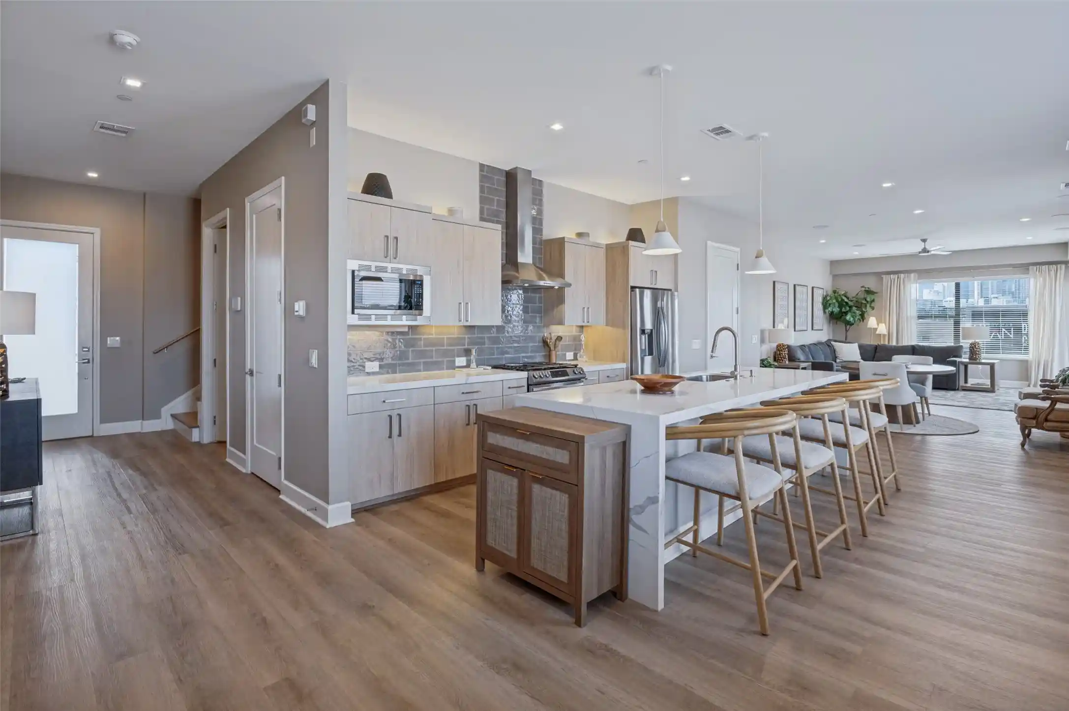 Listing Photo 1 - Condo for sale in 1901 S Harwood St located at 1901 S Harwood St, Dallas, TX 75215 - Unit #305