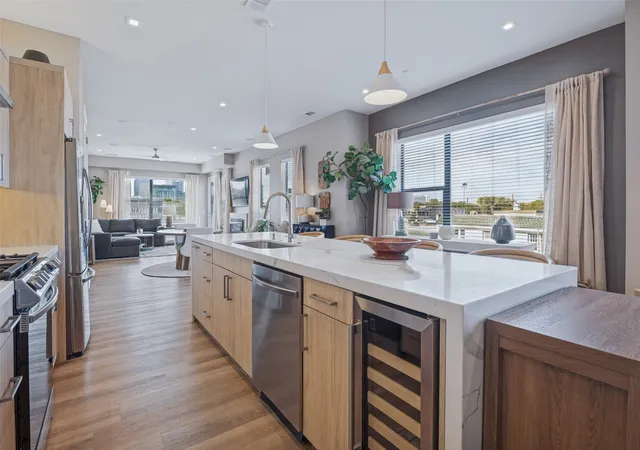 Photo 3 of Condo for sale at 1901 S Harwood St #305, Dallas, TX 75215 | MLS# 21404997 | Listing updated on 2026-10-07