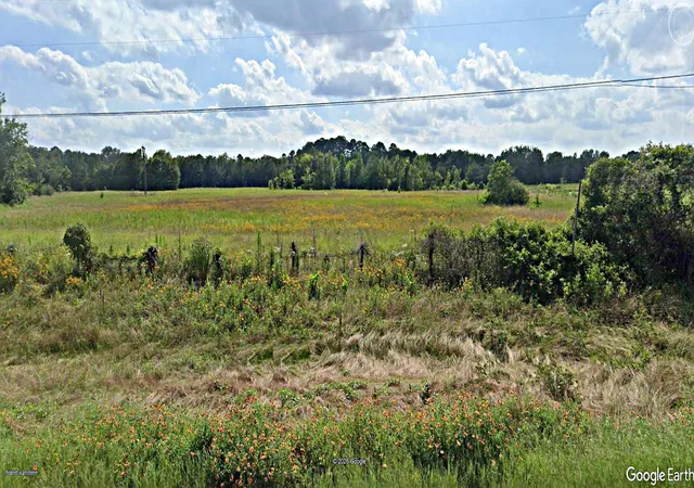 Photo 3 of House for sale at 627 N Highway 287, Elkhart, TX 75839 | MLS# 21405132 | Listing updated on 2026-10-07