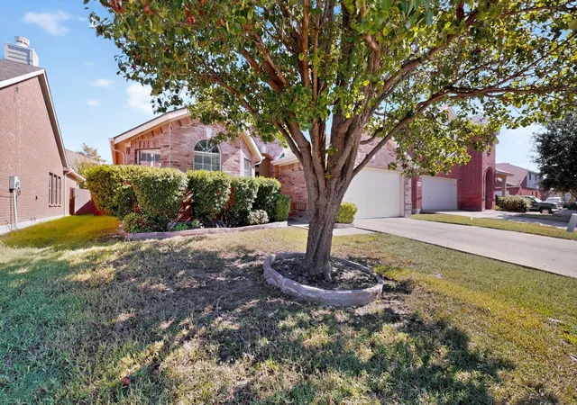 Photo 2 of Single family home for sale at 1027 Shackelford Ln, Forney, TX 75126 | MLS# 21405148 | Listing updated on 2026-10-09