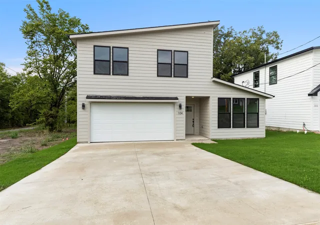 Photo 2 of Single family home for sale at 104 E Miller, Whitewright, TX 75491 | MLS# 21405065 | Listing updated on 2026-10-08