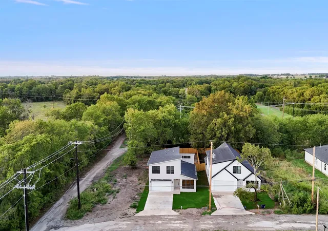 Photo 3 of Single family home for sale at 104 E Miller, Whitewright, TX 75491 | MLS# 21405065 | Listing updated on 2026-10-08