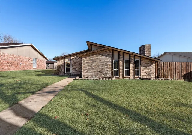 Photo 1 of Single family home for sale at 3422 Knoll Point Dr, Garland, TX 75043 | MLS# 21405183 | Listing updated on 2026-10-07