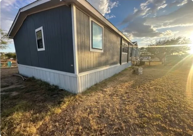 Photo 1 of Manufactured home for sale at 617 Nw Ave C, Hamlin, TX 79520 | MLS# 21404667 | Listing updated on 2026-10-07