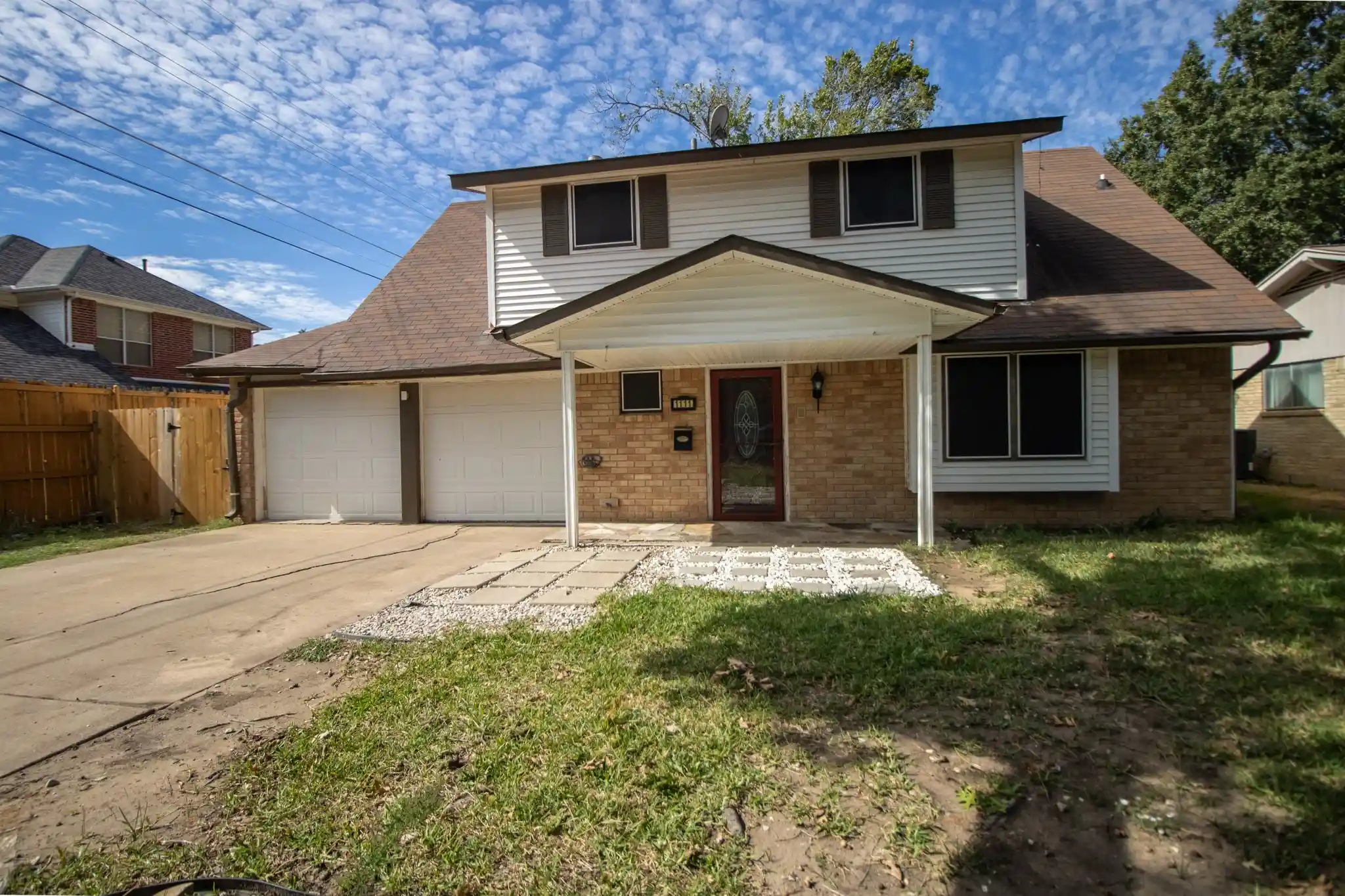 Single family home for sale at 1111 Hickory St, Irving, TX 75060 | MLS# 21403685