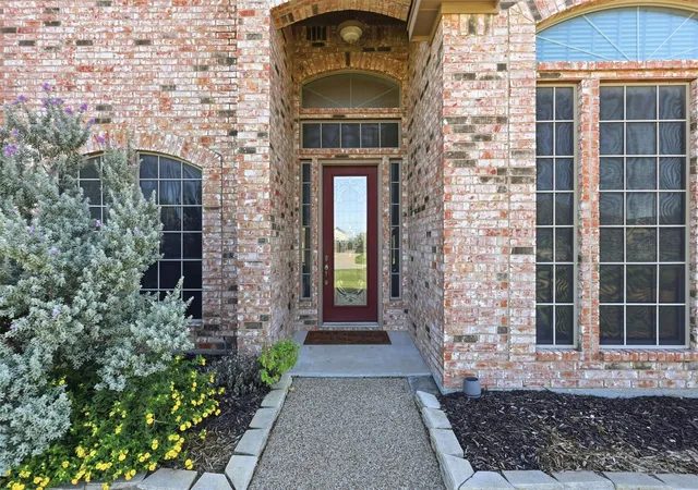 Photo 3 of Single family home for sale at 1013 Telford Trl, Crowley, TX 76036 | MLS# 21402000 | Listing updated on 2026-10-08